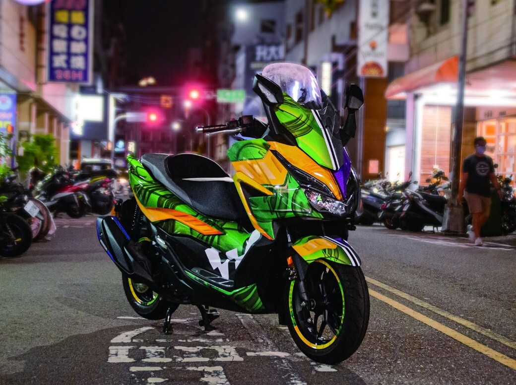 台中車體貼膜 從興趣出發職人 15年手作彩貼之路