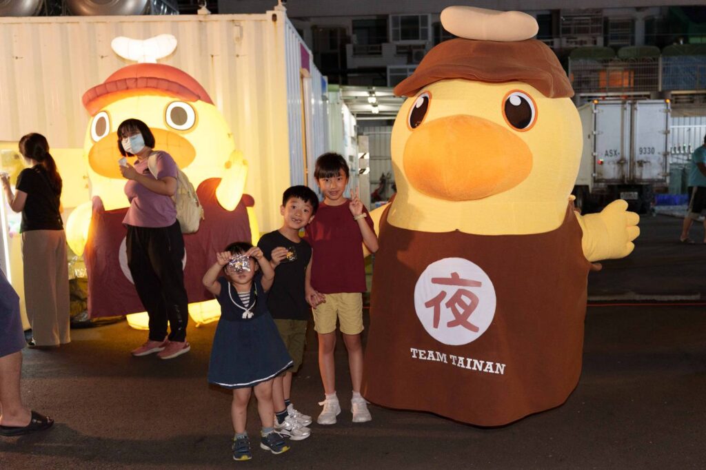 台南夜市活動推薦！夜奇鴨走進中洲寮夜市，「扭出夜奇鴨」掀排隊熱潮